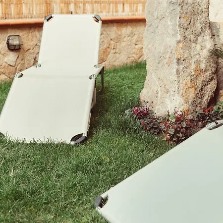 Artemisia Bed & Breakfast *